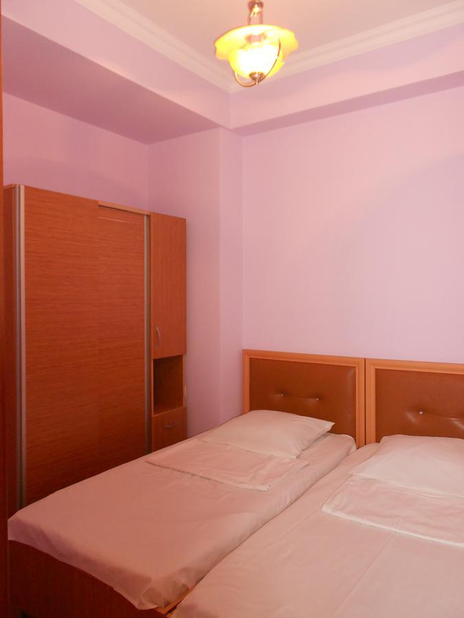 Ucha'S Apartment Batumi Exterior photo