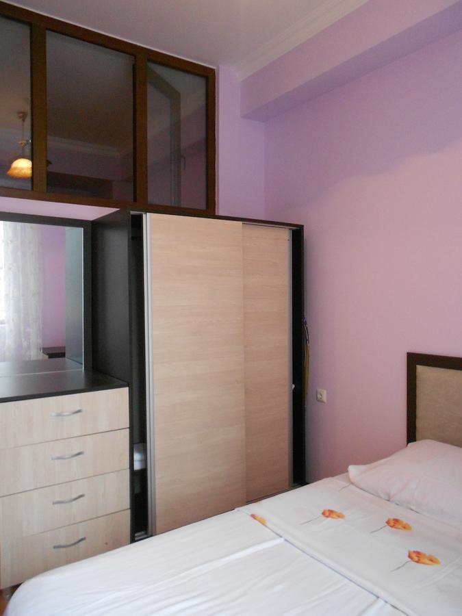 Ucha'S Apartment Batumi Exterior photo